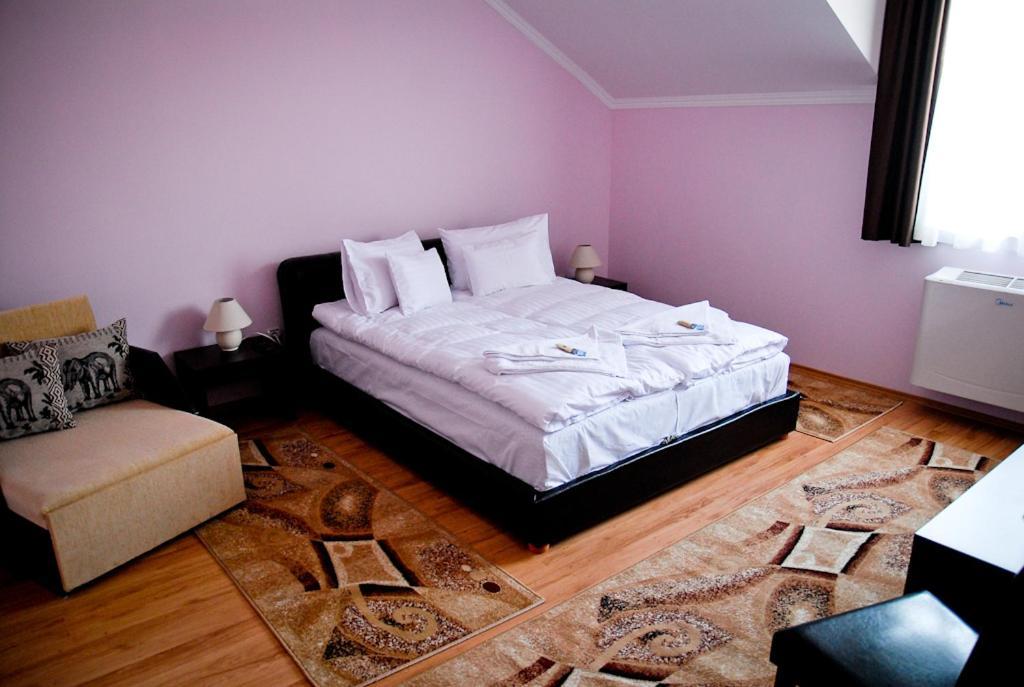 Hotel Pazonyi Fogado Es Etterem Nyírpazony Zimmer foto