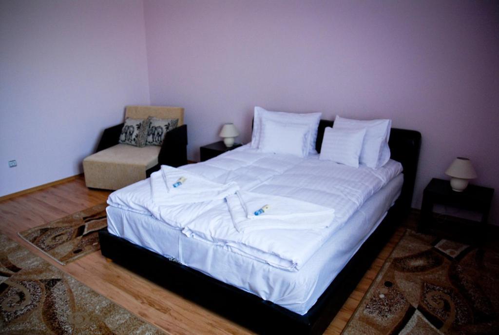 Hotel Pazonyi Fogado Es Etterem Nyírpazony Zimmer foto
