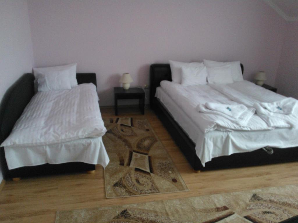 Hotel Pazonyi Fogado Es Etterem Nyírpazony Zimmer foto