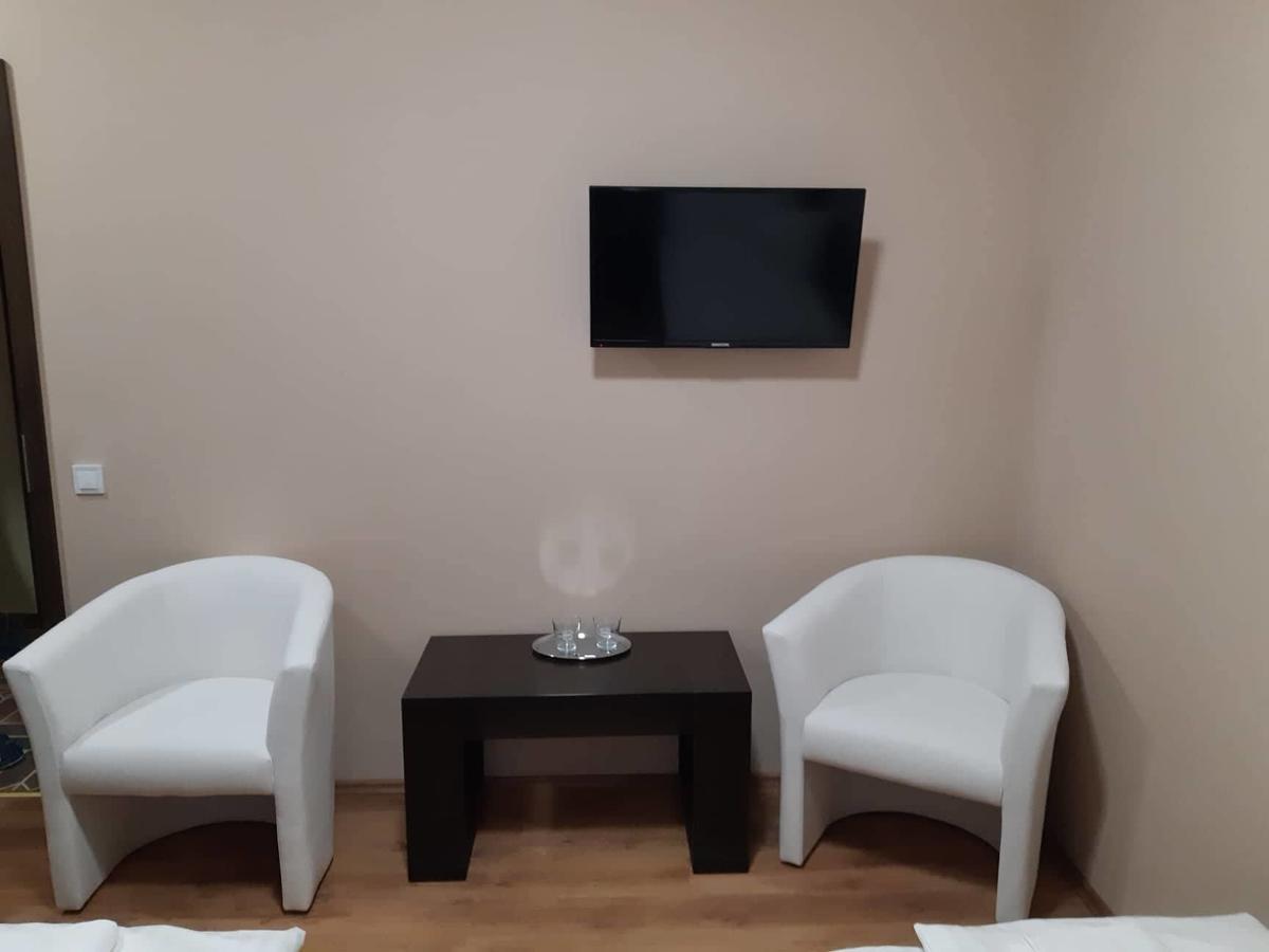 Hotel Pazonyi Fogado Es Etterem Nyírpazony Exterior foto